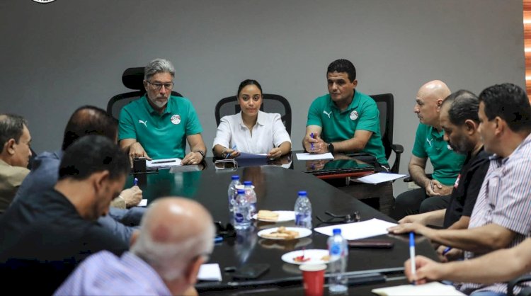 رئيس لجنة الحكام يجتمع بمديرى الكرة لأندية الدورى الممتاز