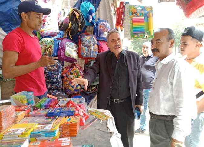 52 محضر مخالفة للمحال التجارية والغذائية والمخابز في المنيا