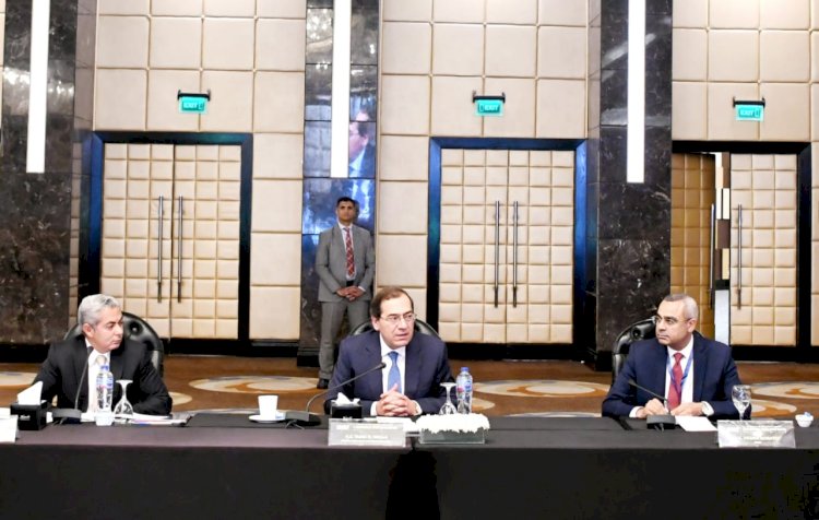 الملا..يرأس مائدة مع الشركاء العالميين لتوظيف التكنولوجيا في ازالة الكربون