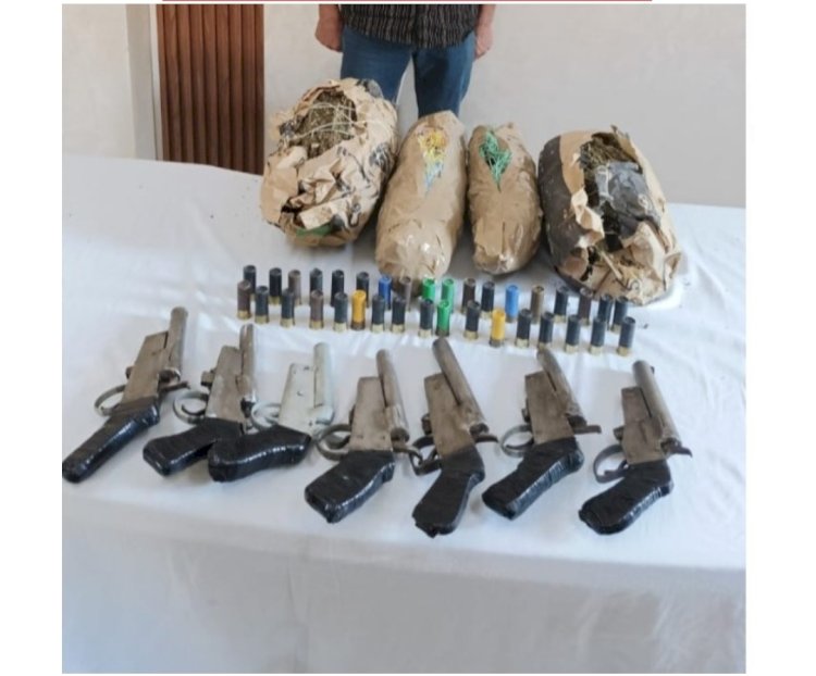 وقوع عاطل بمخدرات و٧ فرد محلي ببني سويف