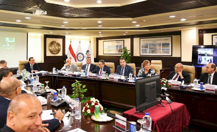 الملا تعظيم فرص الاستثمار للقطاع الخاص في المشروعات البتروكيماوية الجديدة