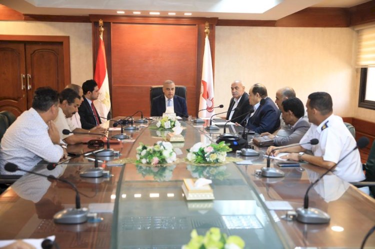 الفقي يأمر باقامة المعارض والسلع الغذائية مع الجهات التنفيذية ومؤسسات المجتمع المدني