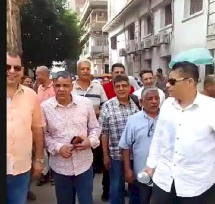 عمال غزل طنطا يوثقون تأييدهم  لترشيح الرئيس السيسي