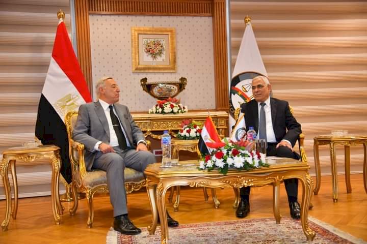 النائب العام يستقبل رئيس المحكمة الدستورية العليا