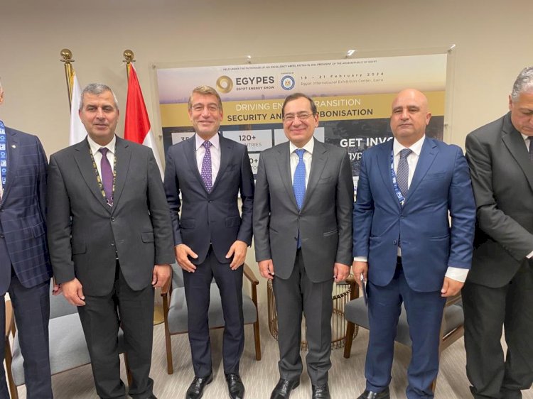 مباحثات استثمارية بترولية مصرية بمؤتمر "اديبك" بالامارات