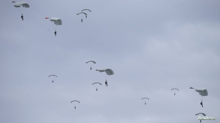 روسيا تعلن تدريب قوات سورية خاصة على القفز بالمظلات