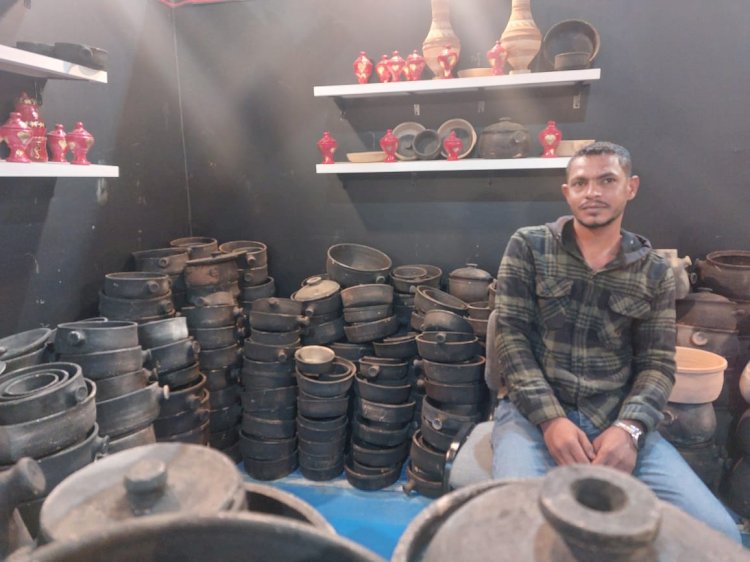 الداودى : قنا تشارك في معرض  "تراثنا"  بمنتجاتها اليدويه والتراثية