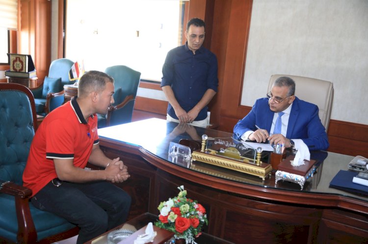 في اللقاء الجماهيري السوهاجي المحافظ حل مشاكل ٢٣٥ مواطن