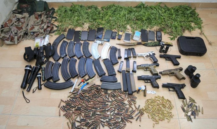 حملات لضبط حائزي الاسلحة والمخدرات بسوهاج واسيوط ودمياط واسوان