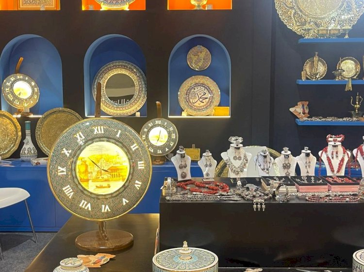 منتدي "لكي" المصرف المتحد يزور معرض تراثنا ويستمتع بقصص النجاح الباهرة