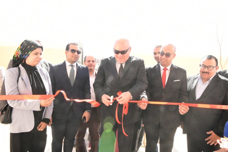 الداودي يفتتح وحدة طب الاسرة  بقنا الجديدة