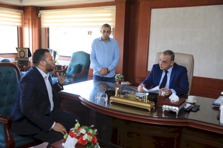 "الفقي "يحل مشاكل السوهاجيين في اللقاء الجماهيري الاسبوعي