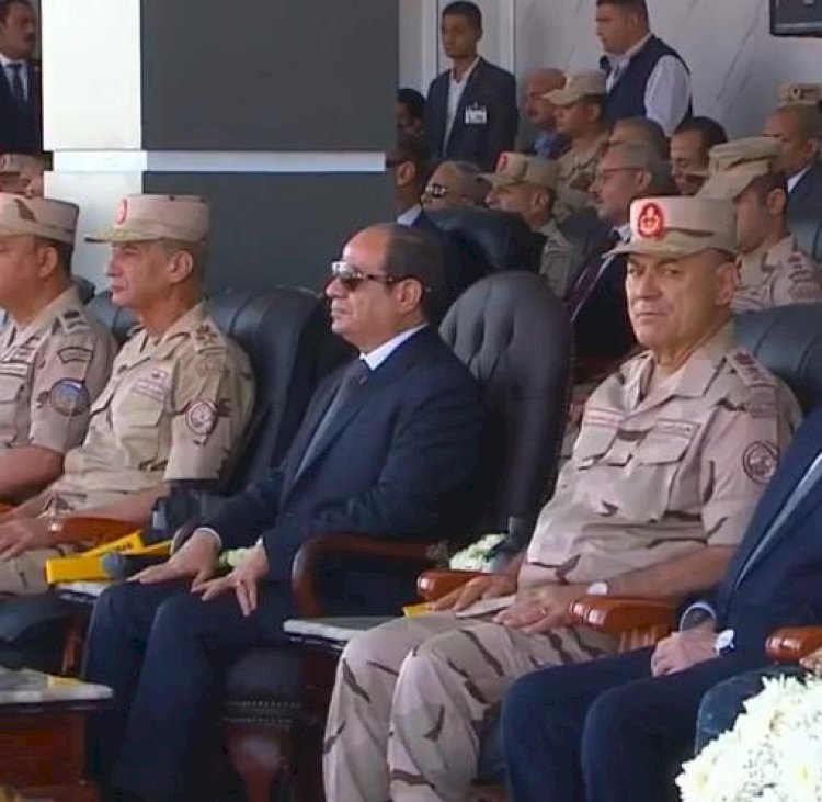 رسائل سياسية واستراتيجية وعسكرية من السيسي خلال اصطفاف تفتيش حرب الفرقة الرابعة المدرعة