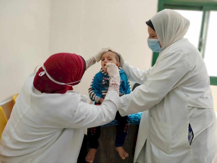 توقيع الكشف الطبي على 1555 حالة خلال قافلة علاجية مجانية بأبوقرقاص