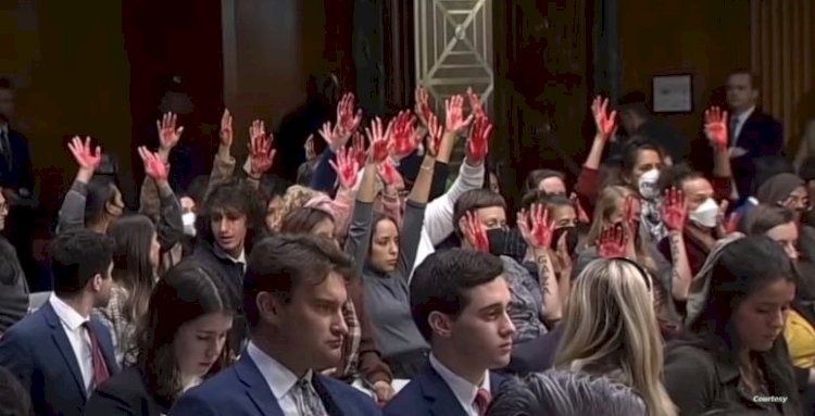 إحراج بلينكن علي الهواء بالايادي المخضبة بالدماء . أوقفوا الحرب