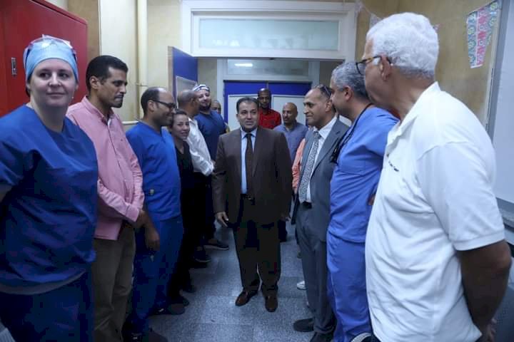 عكاوي يتفقد اعمال الوفد الطبي الهولندي