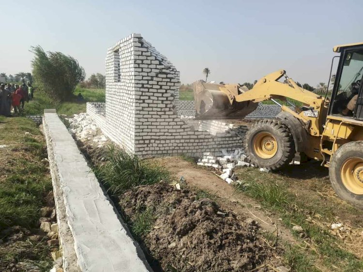 ازالة "١٠٨"حالات تعدي علي الاراضي الزراعية بالمنيا