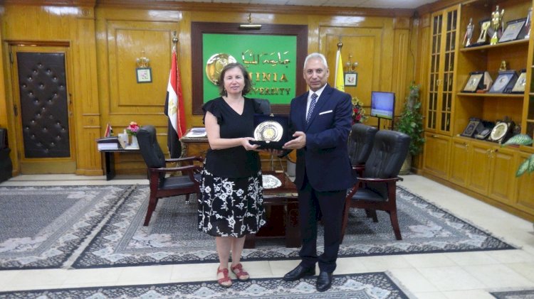 ندوة تعريفية بجامعة المنيا بالتعاون مع السفارةالامريكية