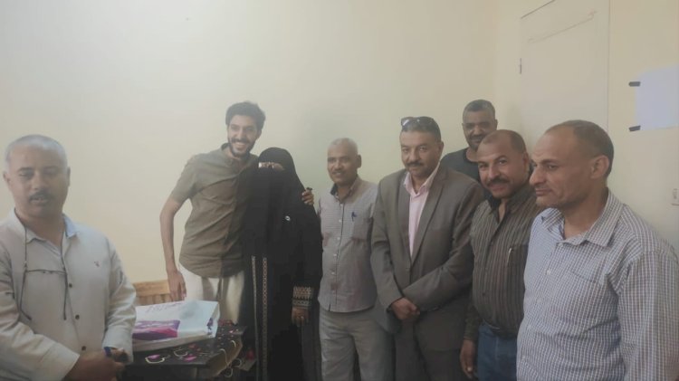 تعليمية أبوتشت تحتفي بكبير الباحثين بالتوجيه االمالي لبلوغها سن التقاعد