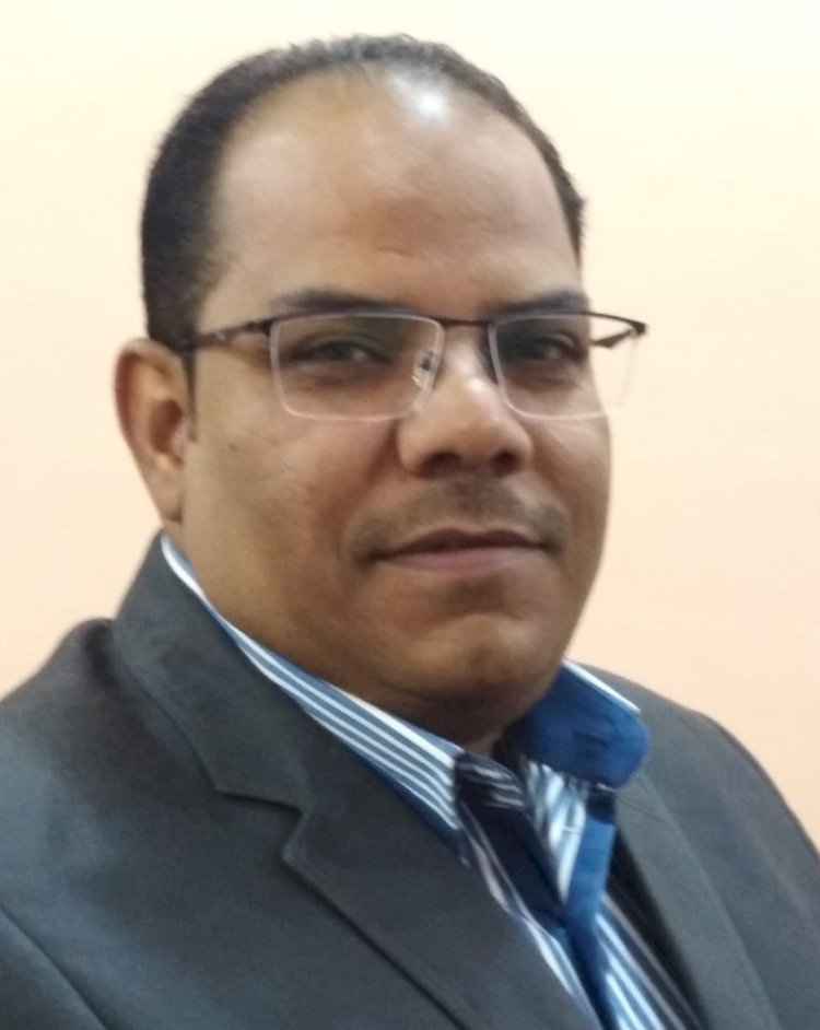 المبدع الدكتور أيمن الداكر والجزء الأول من أعماله القصصية