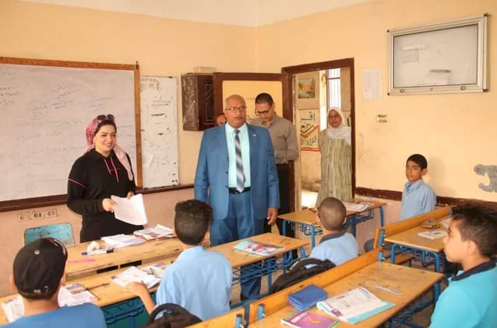 وكيل تعليم بني سويف يحيل  إدارة مدرسة للتحقيق بسبب التقصير في العمل وعدم الانضباط