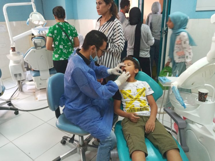 طب أسنان المنيا : قافلة طبية مجانية لعلاج  الأطفال بالتعاون مع  مؤسسة عملية الابتسامة 