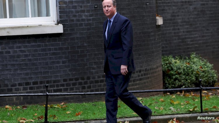 بعد إقالة وزير ة الداخلية البريطانية .. كاميرون وزيرا للخارجية