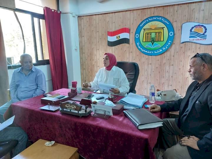 صرف مستحقات المعلمين المتأخرة بادارة قنا التعليمية