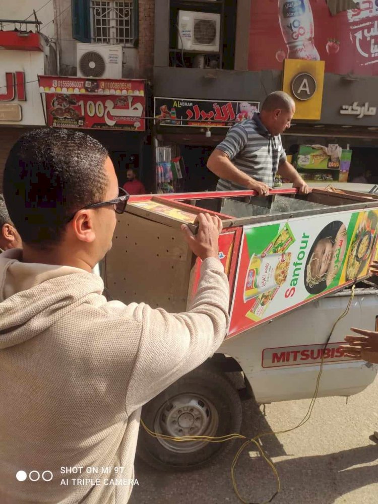 170 محضر خلال حملة مكبرة لرفع الاشغالات في مركزين بالمنيا