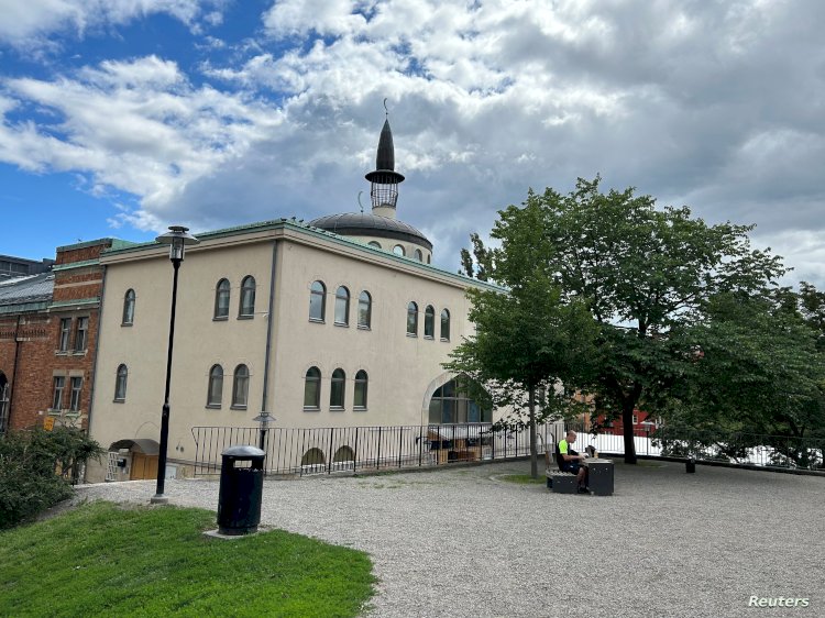 ردود فعل وغضب في السويد بعد المطالبة بتسوية المساجد بالأرض