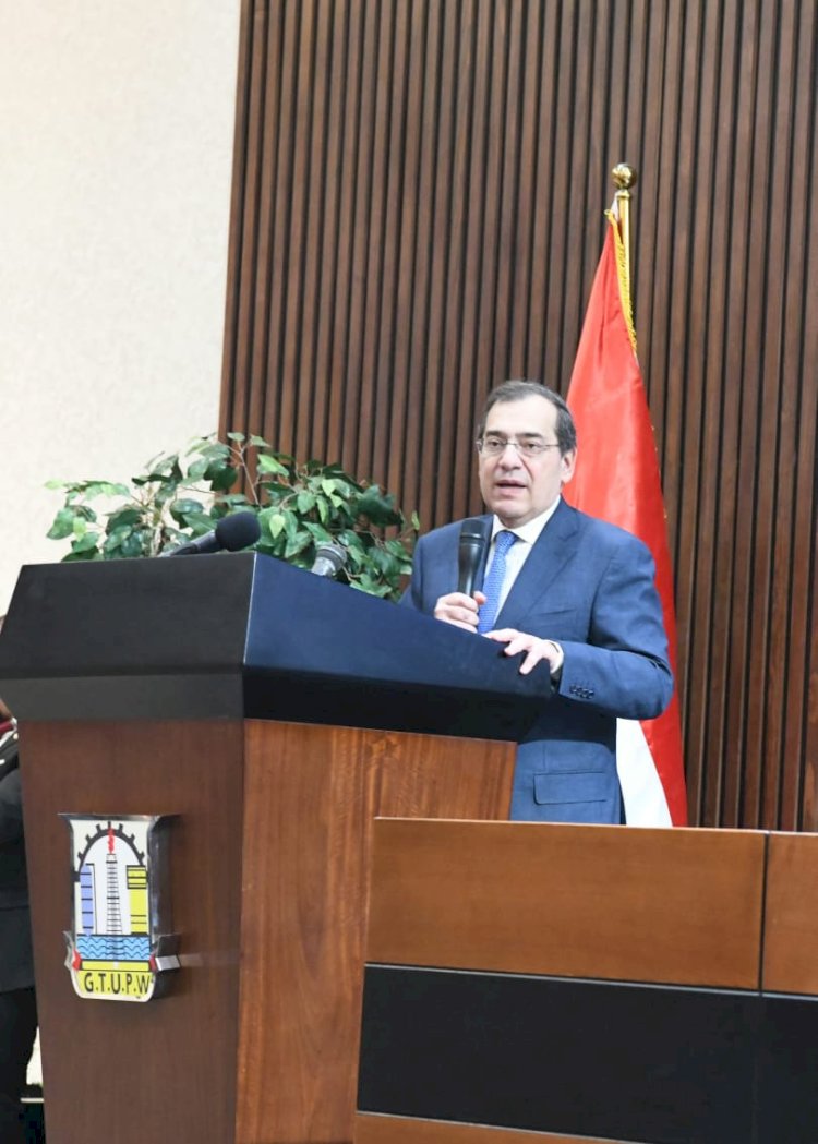 الملا :البترول شهد تطوير وتحديت رغم الظروف الاقتصادية