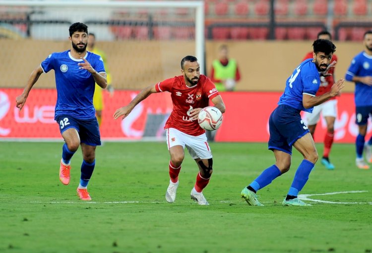 الأهلي يسعى لاقتناص قمة الدوري اليوم في لقاء سموحة.. تعرف على تشكيل المباراة