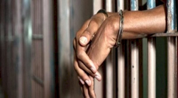 عاطل يبتز محامية بورسعيد