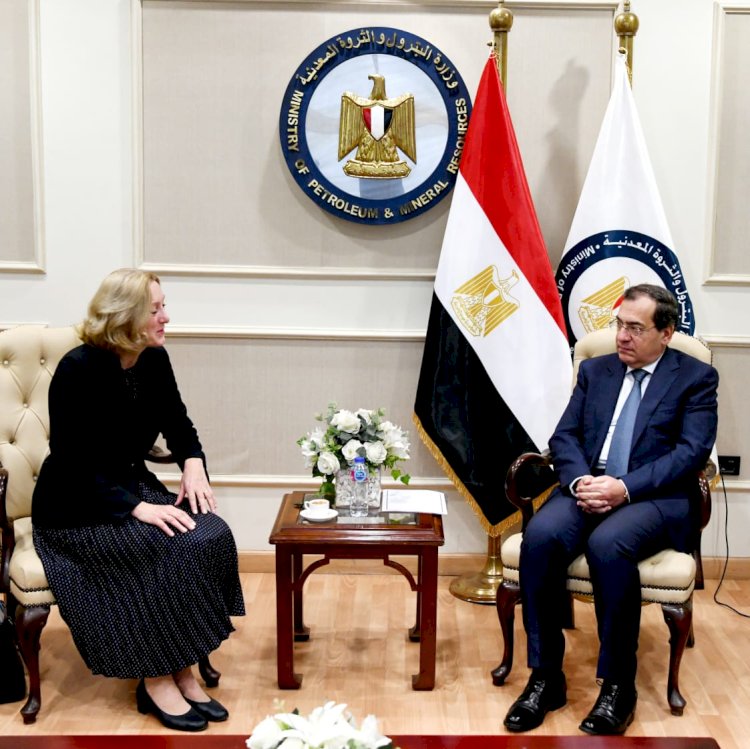 الملا اسقبل سفيرة سلوفاكيا لبحث فرص الاستثمار