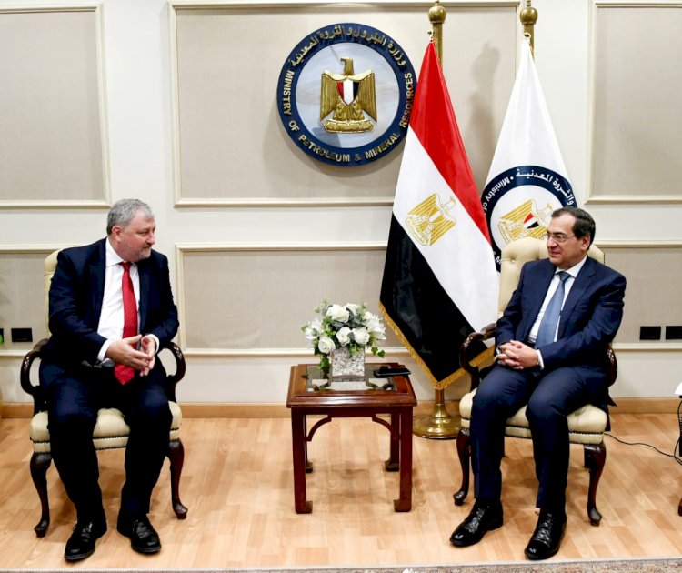 الملا يستقبل رئيس ترانس الكندية لاستعراض حفر الابار الجديدة