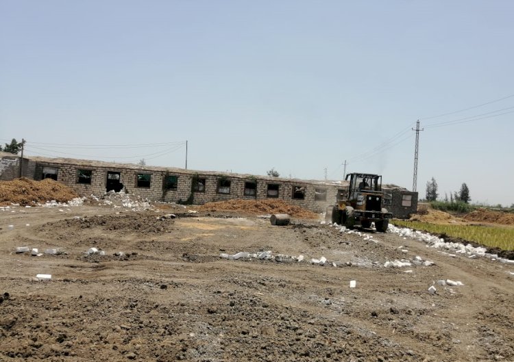 إيقاف أعمال بناء مخالف وتعديل 8 حالات بمركز ملوي