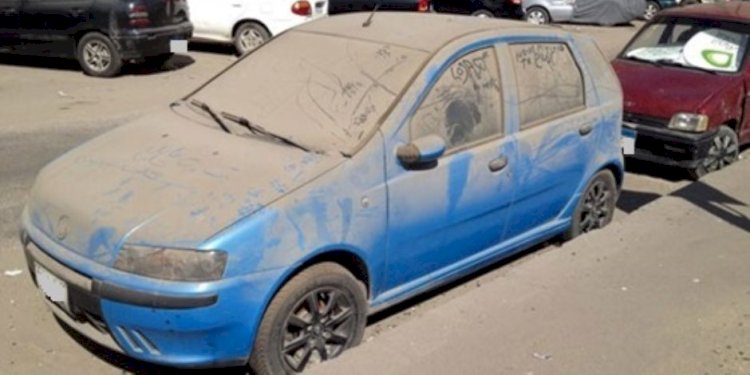 رفع سيارات ودراجات من الشوارع