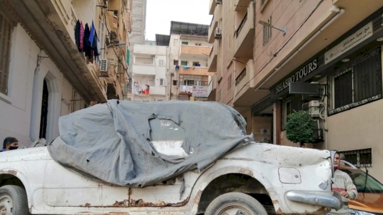 اتخاذ الاجراءات القانونية ضد السيارات المتروكةبدون تجديد