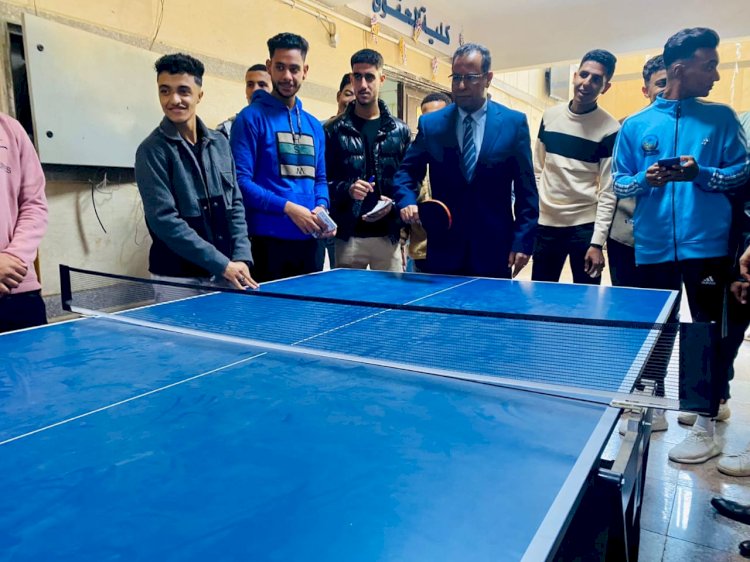 حقوق قنا تنظم دورة لتنس الطاولة لطلاب الكلية