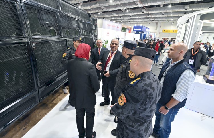 الداخلية تشيد بعربات فض الشغب انتاح العربية للتصنيع