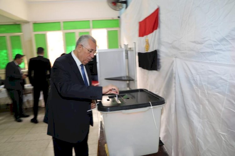 القصير ادلي بصوته في الانتخابات الرئاسية امام لجنته بمدينة نصر
