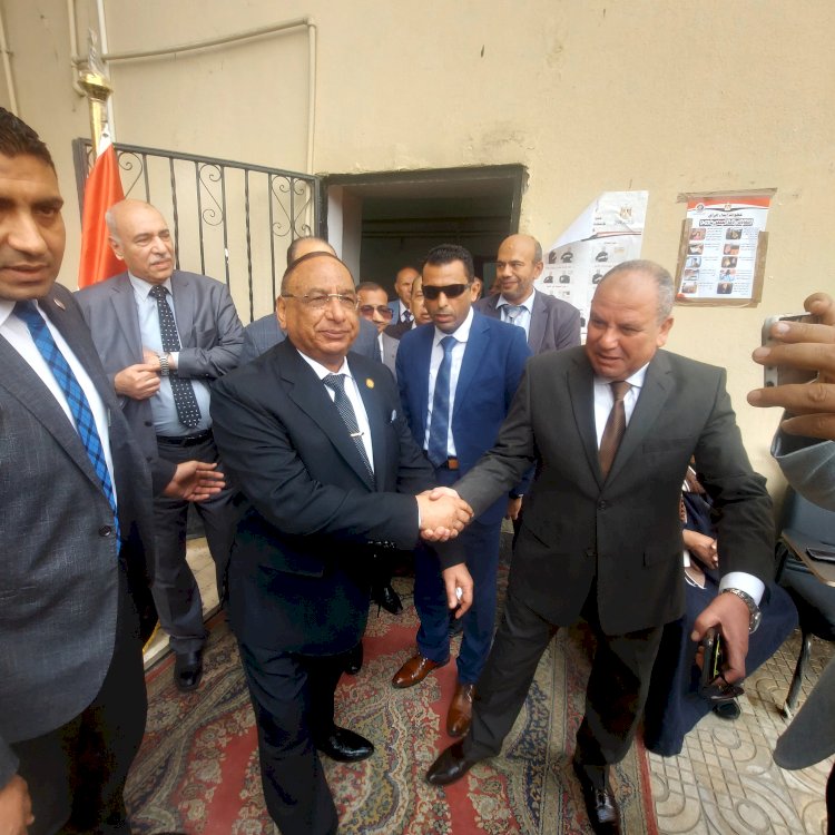 عبدالله والفخراني وابوشقة ولبلبة يدلون باصواتهم امام لجنة هيئة التعمير والتنمية الزراعية