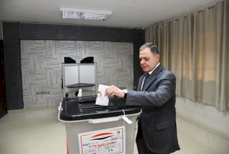 وزير الداخلية ادلي بصوته الانتخابي في الانتخابات الرئاسية ٢٠٢٤