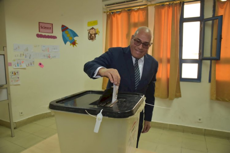 رئيس الهيئة العربية للتصنيع يدلي بصوته في الانتخابات الرئاسية 