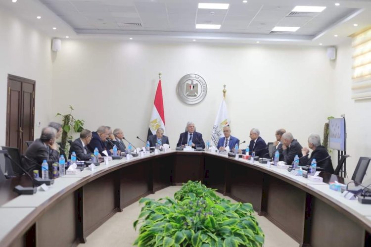 المستشار عبد الوهاب عبد الرازق رئيساً لمجلس أمناء جامعة المنيا الأهلية