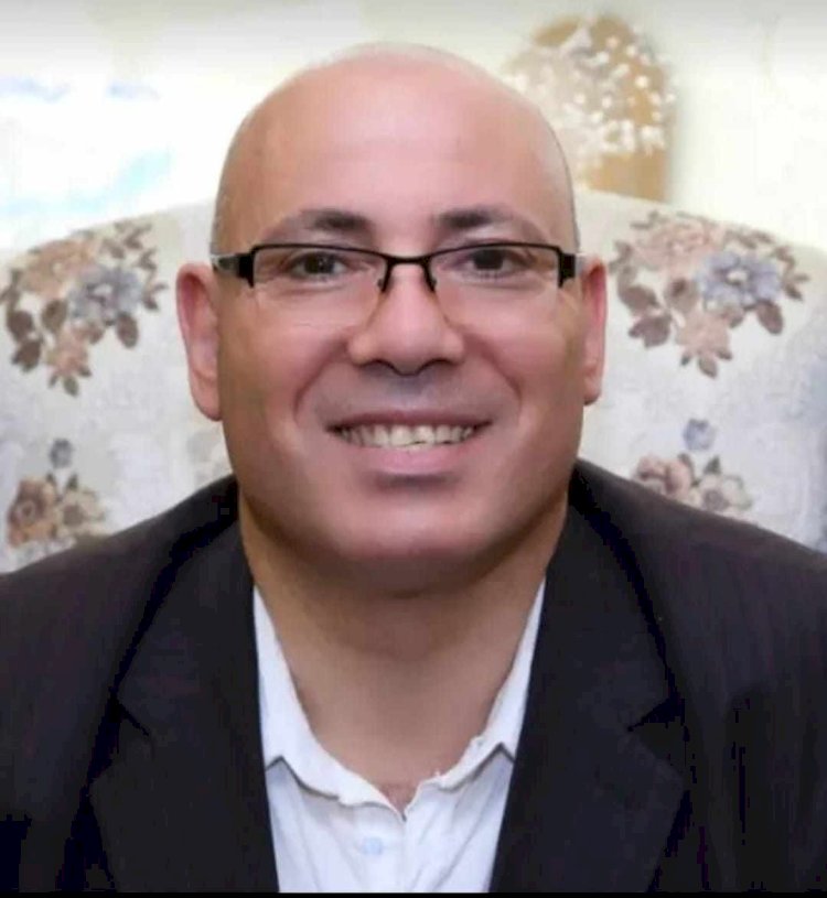 الذِّئبُ يعظُ قطْعانَ الشِّياهِ