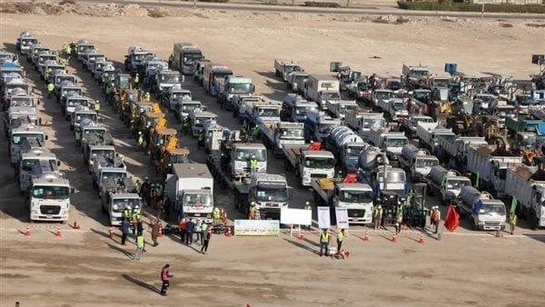 لمواجهة السيول.. اصطفاف للسيارات والمعدات الهندسية لمواجهة تغير الأحوال الجوية بالمنيا