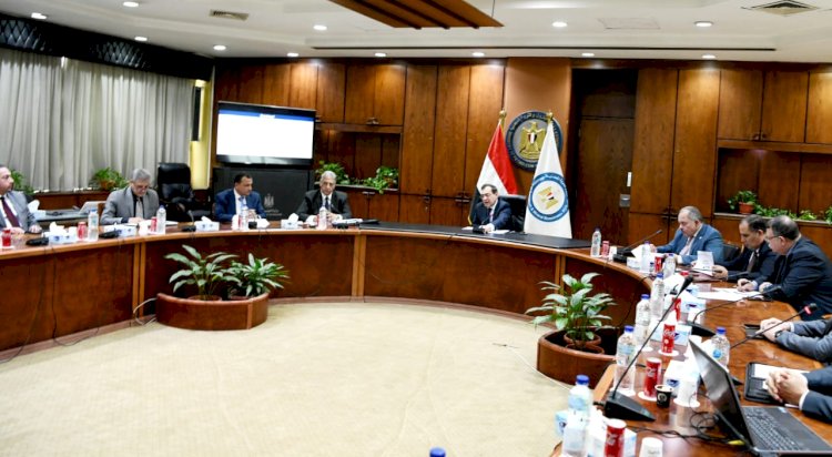 الملا يرأس لجنة العمليات المتكاملة للانتاج البترولي