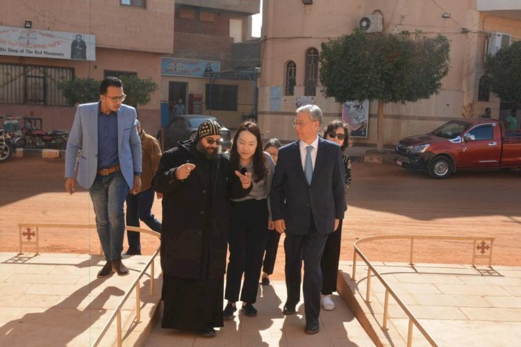 سفير كوريا يزور كنيسة مارجرجس بسوهاج