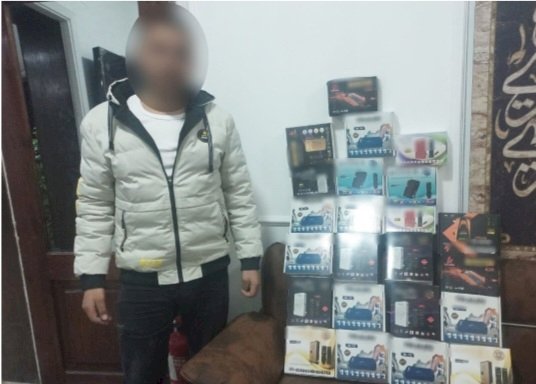 ضبط صاحب محل يبيع اجهزة الريسيفر المعدة لفك شفرات القنوات الفضائية